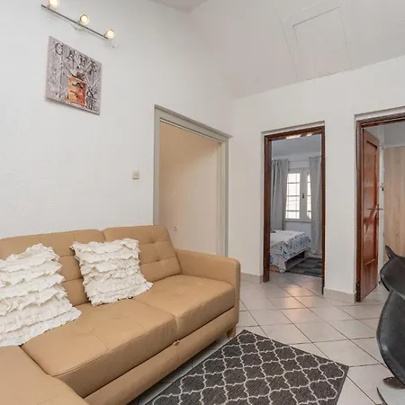 2 Bedroom Beautiful In