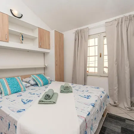 2 Bedroom Beautiful In Appartement