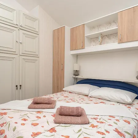 Apartment 2 Bedroom In