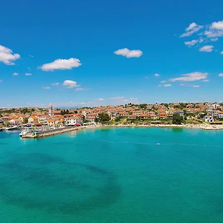 2 Bedroom Beautiful In Διαμέρισμα *