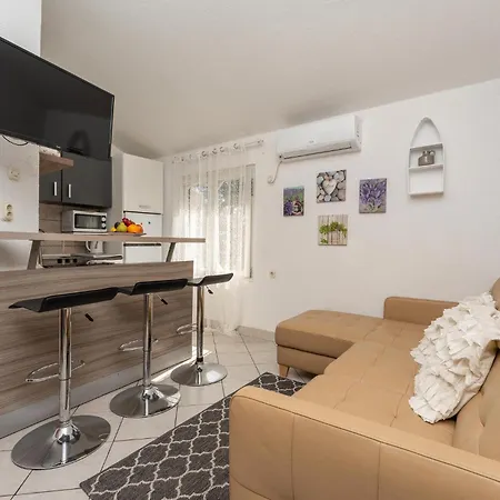 2 Bedroom Beautiful In Apartment