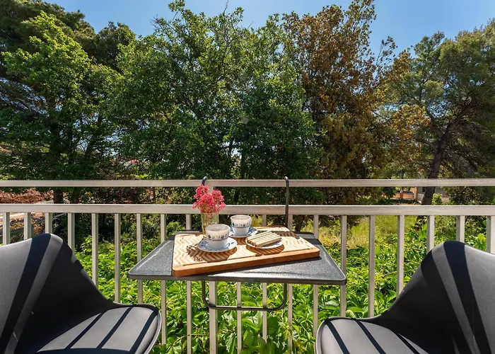 2 Bedroom In Apartman Pakoštane